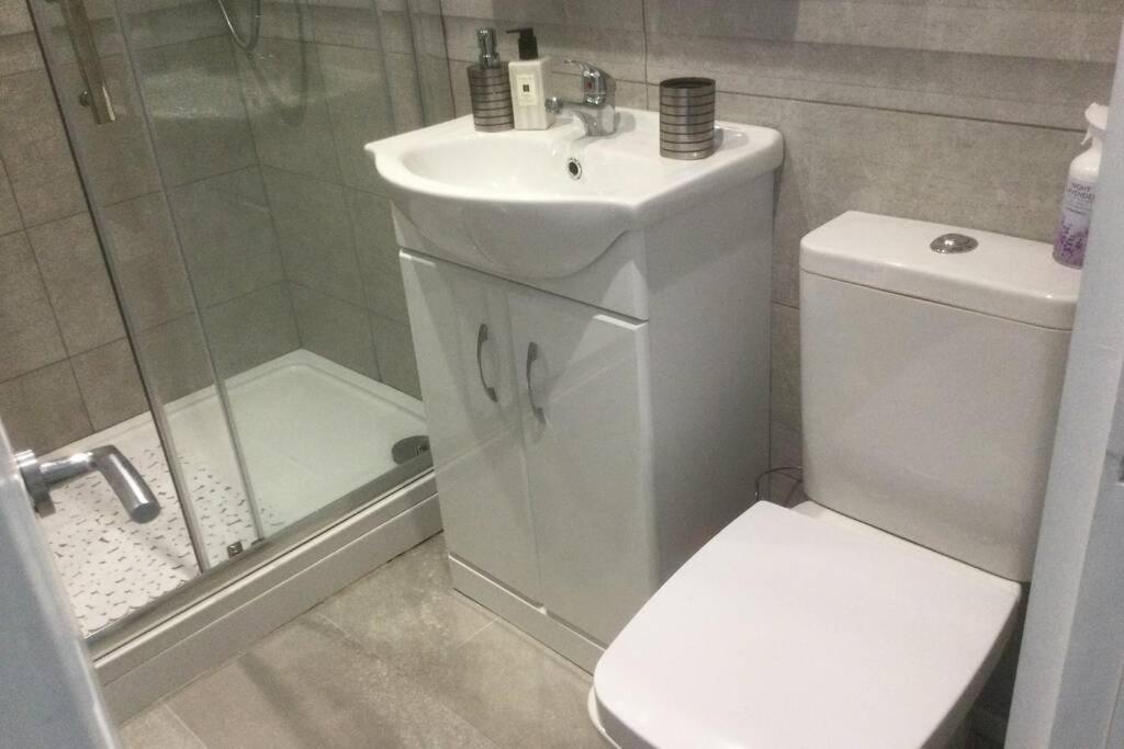 Leafy Lytham Central Lovely Ground Floor 1 Bedroom Apartment With Private Garden In Lytham Dog Friendly Литам-Сент-Эннс Экстерьер фото