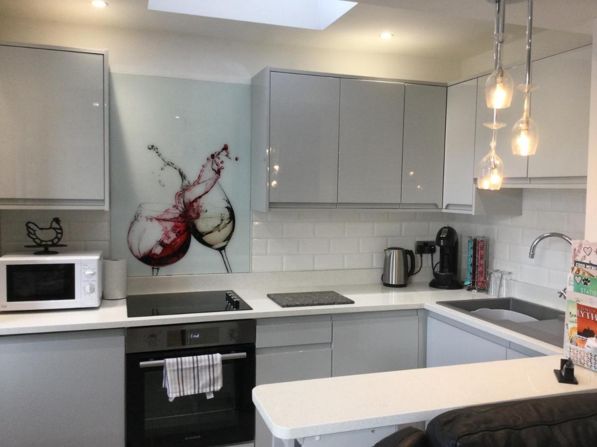 Leafy Lytham Central Lovely Ground Floor 1 Bedroom Apartment With Private Garden In Lytham Dog Friendly Литам-Сент-Эннс Экстерьер фото