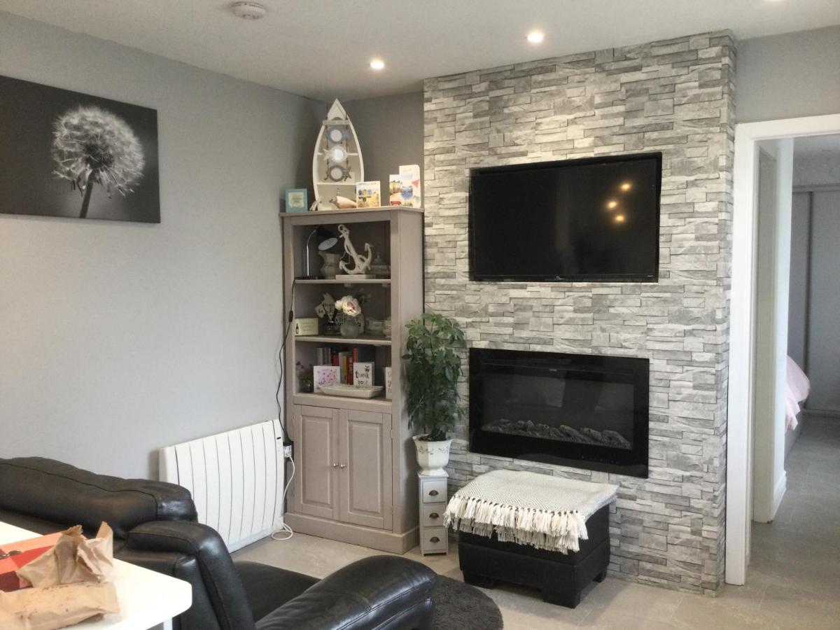 Leafy Lytham Central Lovely Ground Floor 1 Bedroom Apartment With Private Garden In Lytham Dog Friendly Литам-Сент-Эннс Экстерьер фото