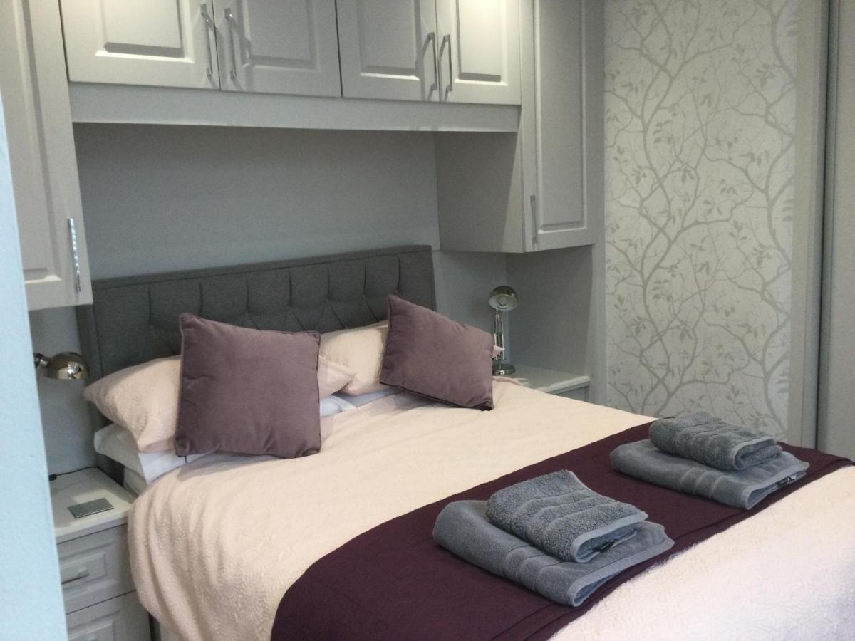 Leafy Lytham Central Lovely Ground Floor 1 Bedroom Apartment With Private Garden In Lytham Dog Friendly Литам-Сент-Эннс Экстерьер фото